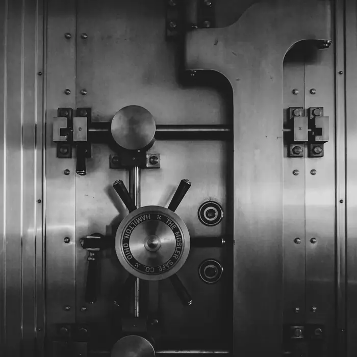 Vault door with its locking wheel centered